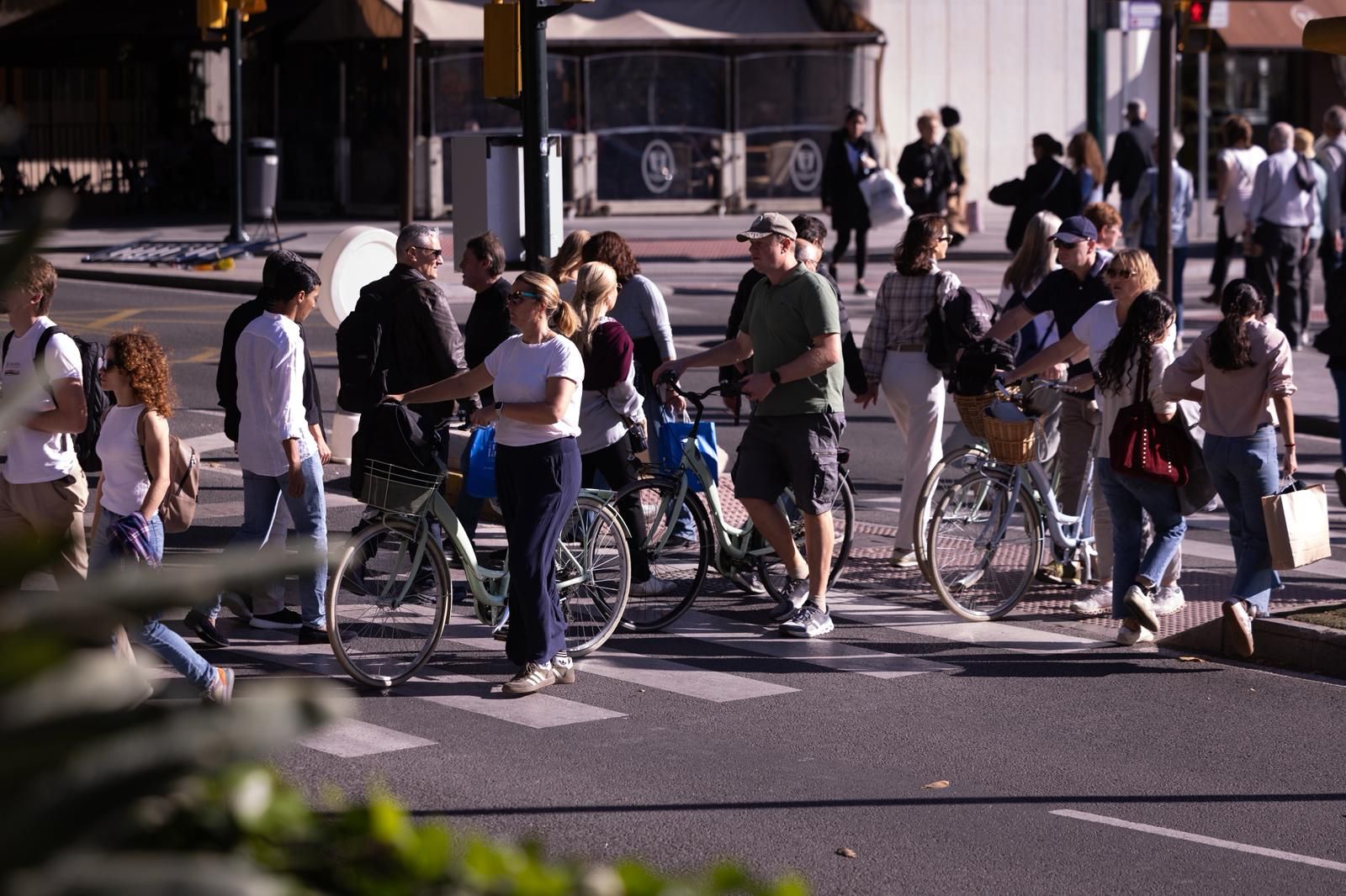 Así lucen las calles de Málaga en el primer fin de semana grande de Navidad: «Mucha gente y mucho calor»