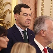 Juanma Moreno reivindica el espíritu de «convivencia pacífica» de la Transición en el Día de la Constitución