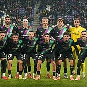Galilea, Izan Merino, Recio, Niño, Alfonso Herrero (de pie), Víctor García, Dani Lorenzo, Puga, Larrubia, Dotor y Joaquín (agachados), los titulares en el Málaga en Valladolid, los mismos que ante el Mirandés.