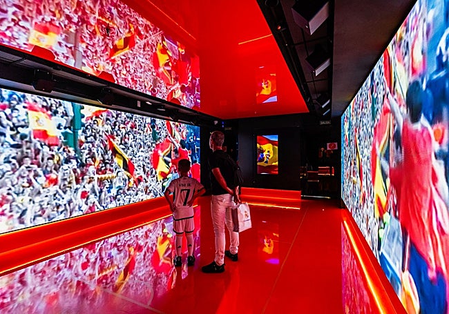 Una de las salas que muestra imágenes para sentir la pasión de las gradas.