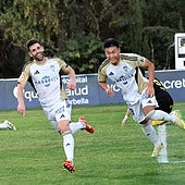 Rodrí Ríos celebra su gol seguido de cerca por Du, y con Escassi arrodillado y en éxtasis al fondo.