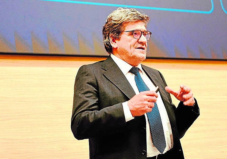 José Luis Escrivá: «Las cooperativas ofrecen apoyo en zonas donde el sector bancario no está tan extendido»