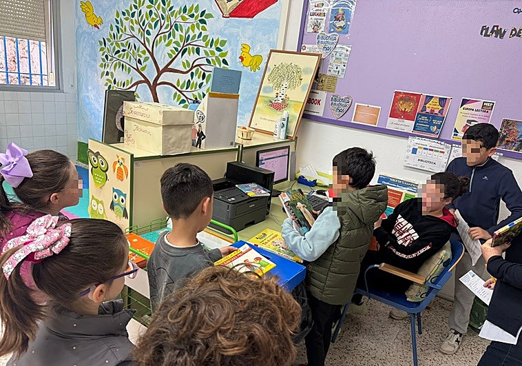 Libros, tecnología e ilusión: la fórmula de un colegio de Cortes de la Frontera para ser referente provincial en lectura
