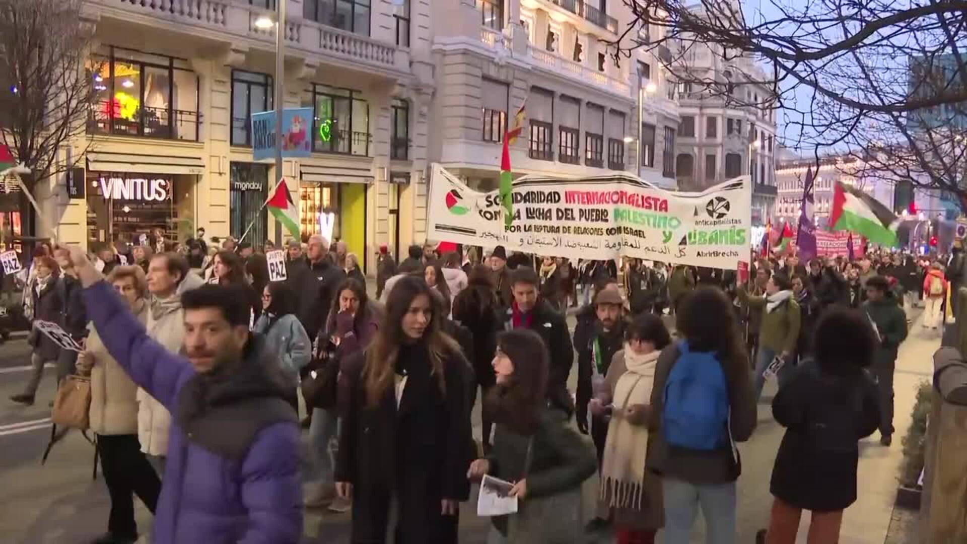 Multitud de personas se manifiestan en Madrid bajo el lema 'Paremos el genocidio en Palestina'