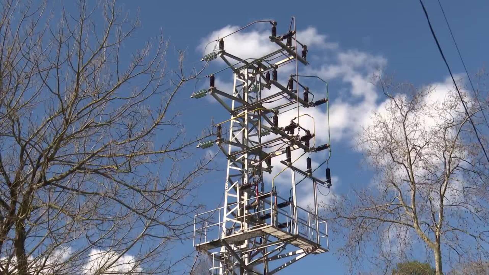 Heridos dos menores, uno grave, al recibir una descarga eléctrica en una torre