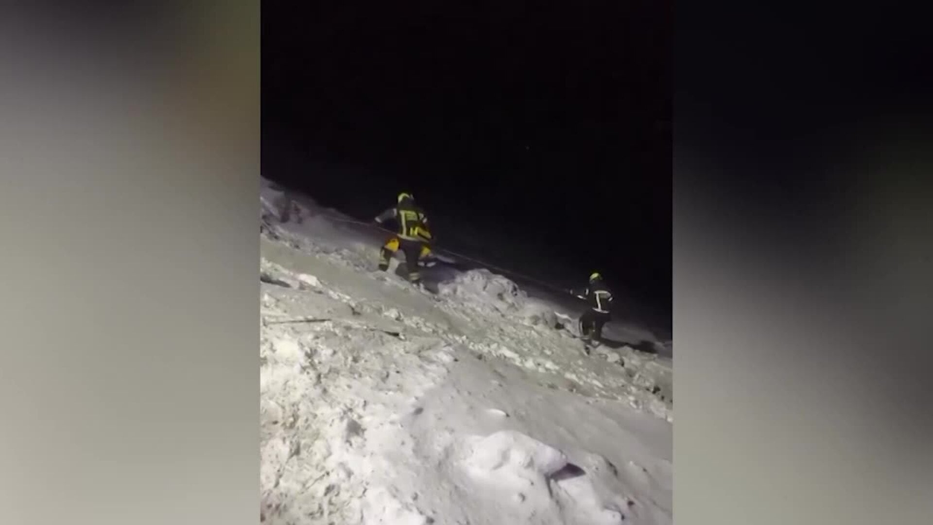 Fallecen cuatro jóvenes de Madrid tras despeñarse su coche en el puerto de Lunada (Cantabria)