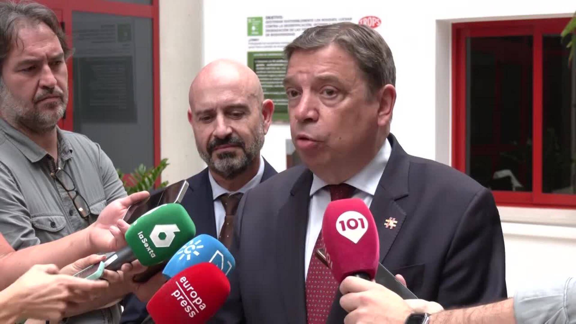 Planas: El Gobierno espera recibir en junio el proyecto para la desaladora de la Axarquía