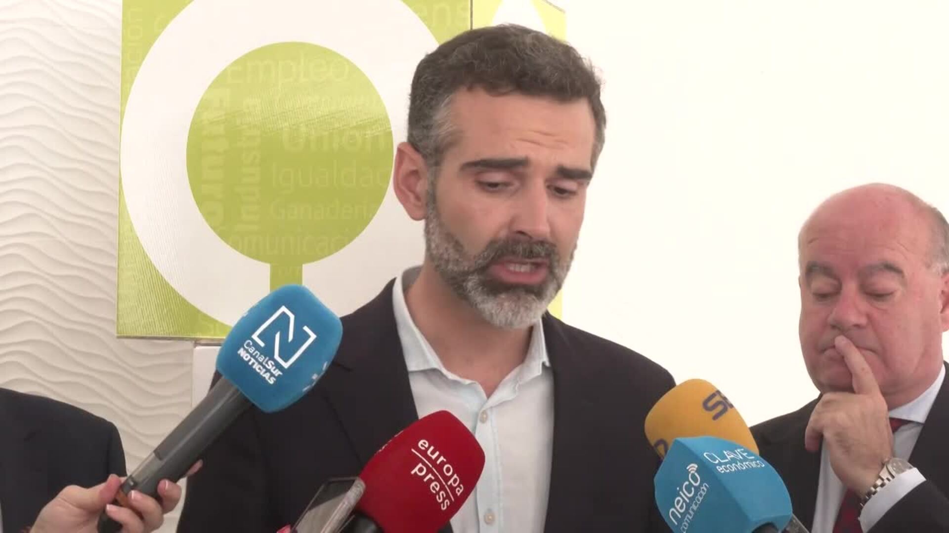 Fernández-Pacheco: "El compromiso de la Junta con llevar agua es total y absoluto"