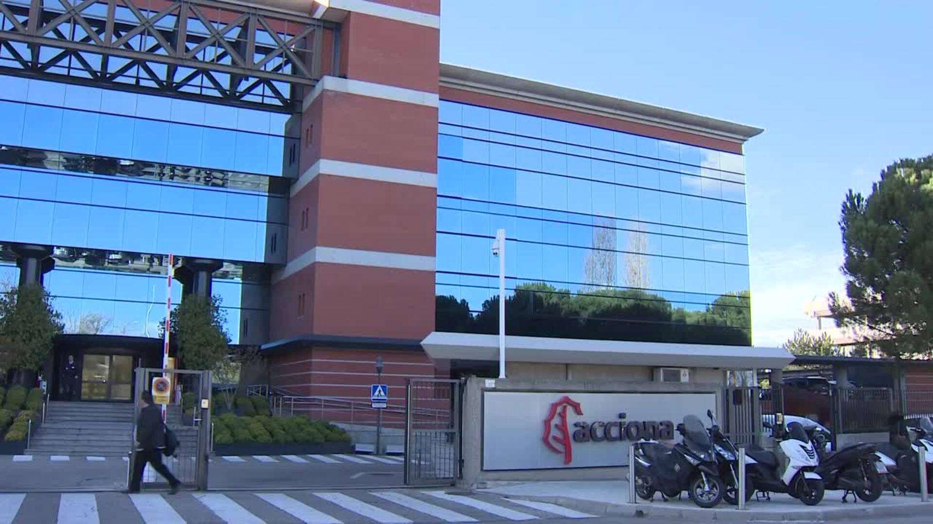 Acciona cesa a su director de Construcción para España y resuelve contratos con Servinabar 2000