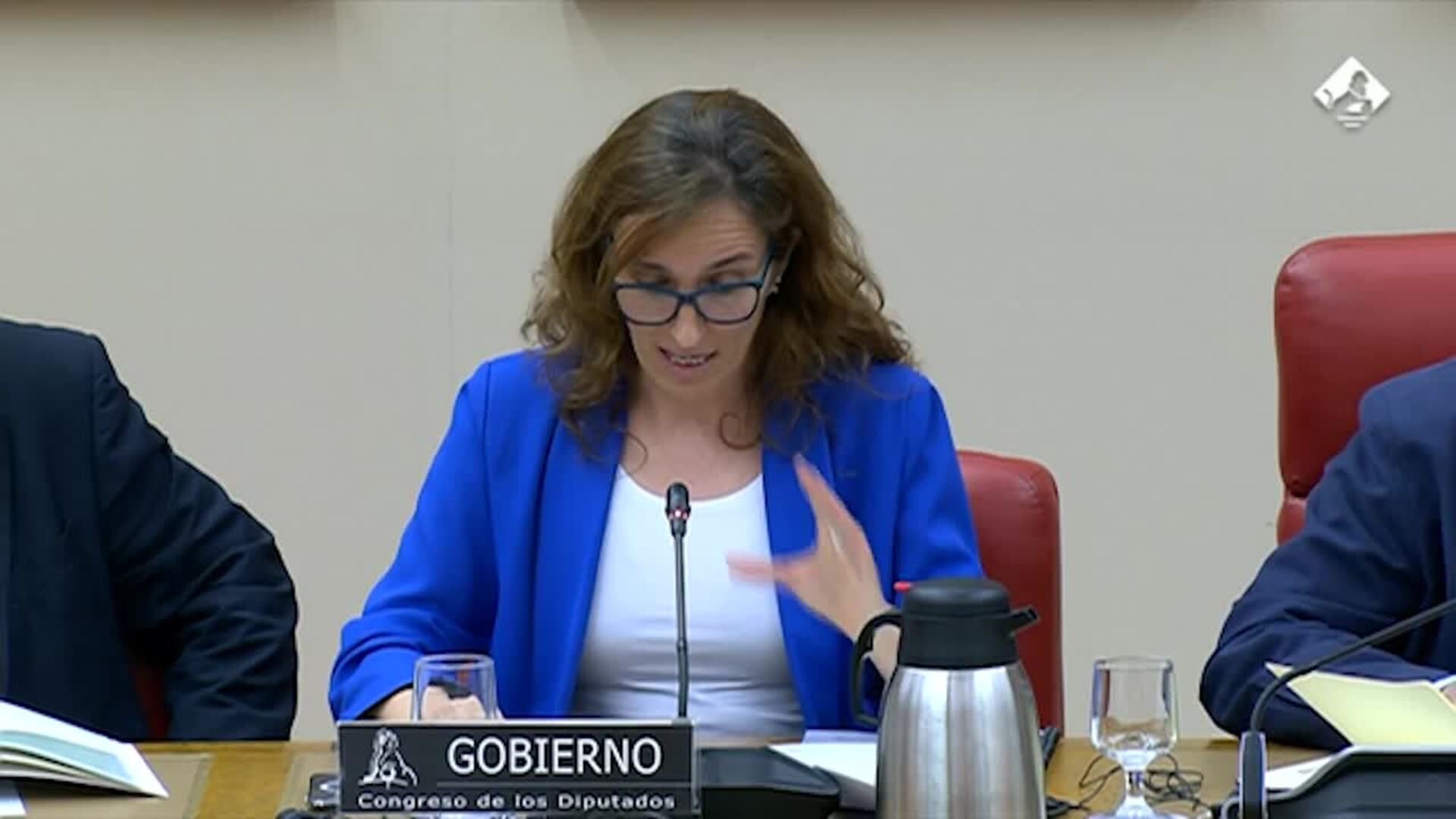 García anuncia que la Ley Antitabaco prohibirá vapear en los mismos espacios que fumar