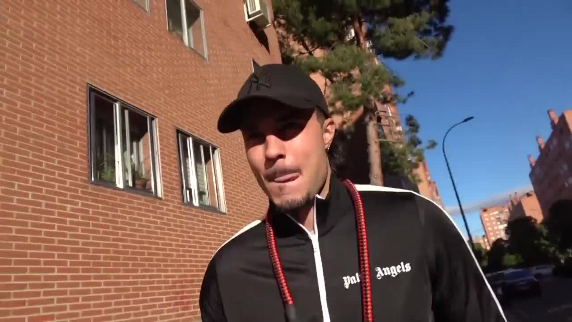 Carlo Costanzia, su visita a la cárcel con Alejandra Rubio para felicitar a gritos a su hermano