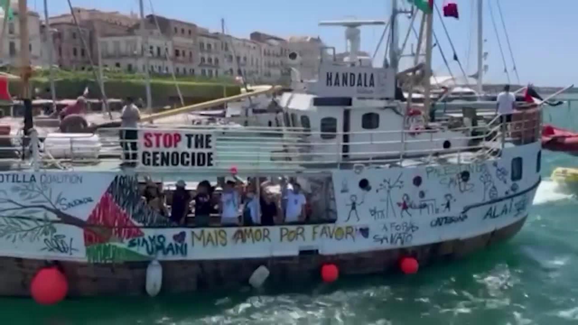 El barco 'Handala' de la Coalición de la Flotilla de la Libertad zarpa con destino a Gaza