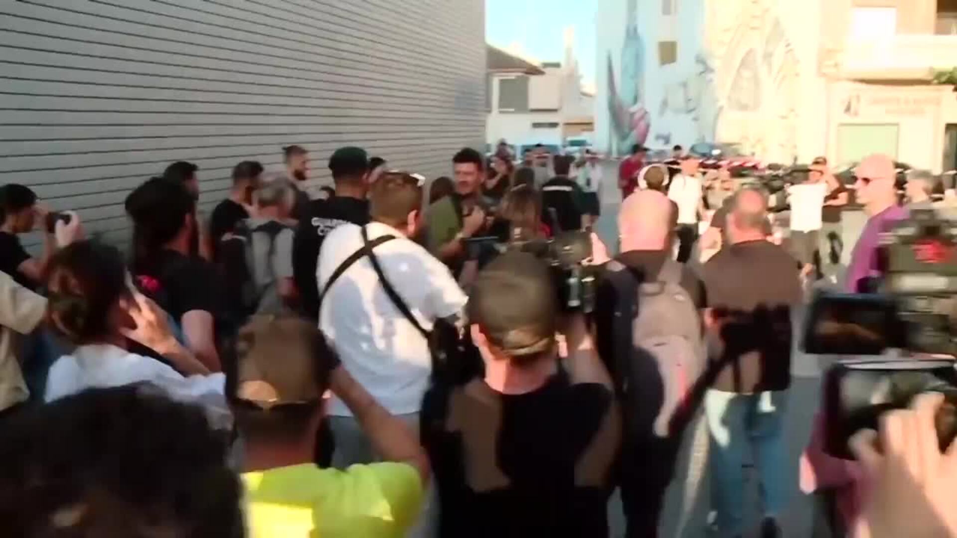 Cerca de un centenar de personas se concentran en Torre Pacheco en una convocatoria fallida
