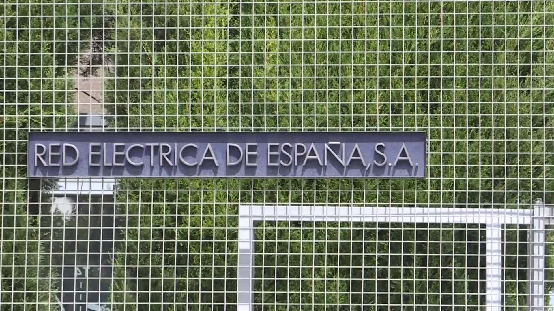 Redeia mantiene ganancias a junio y no registra provisiones por el apagón