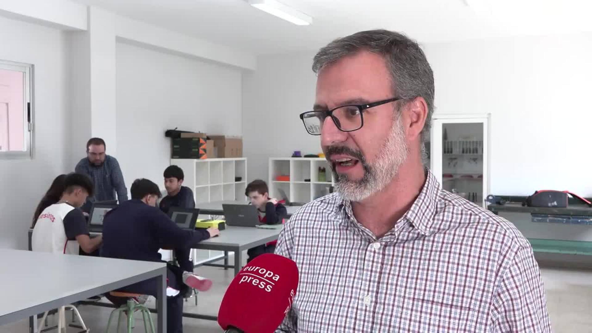 Un colegio de Badajoz crea 'Chemobox' para dar "superpoderes" a pacientes de oncología infantil