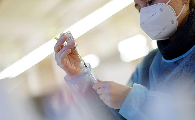 Andalucía bate su récord de vacunas frente a la gripe con más de 1,9 millones esta campaña