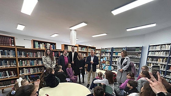 Manilva inaugura su renovada Casa de la Cultura para dar más servicios a las personas mayores