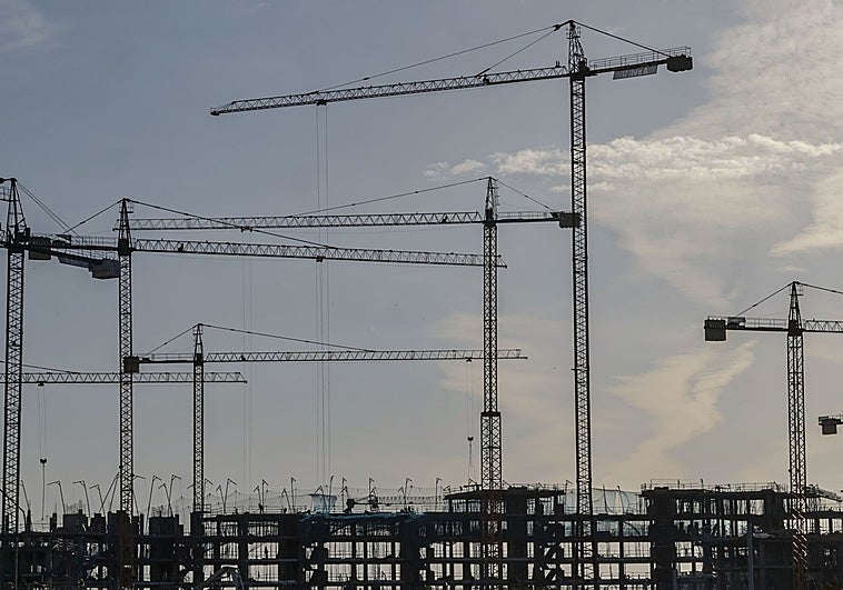 Entra en vigor la ley con la que la Junta prevé llegar a 20.000 viviendas protegidas en cinco años