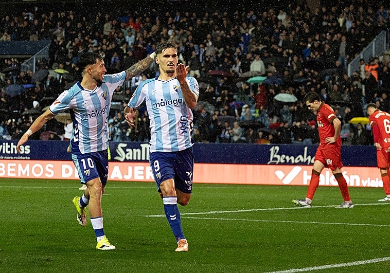 Chupete se mete de lleno en la pelea por el Pichichi de Segunda