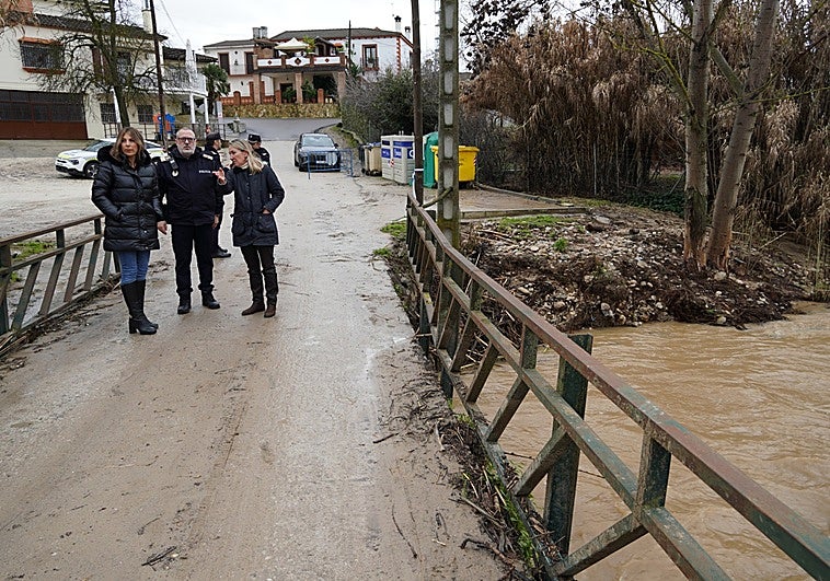 Ronda desaloja a una veintena de vecinos de áreas rurales ante la amenaza de inundaciones