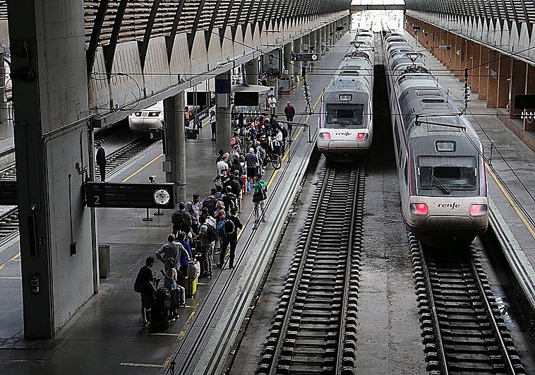 Renfe avisa de que el servicio «puede verse afectado» por las lluvias y el viento este miércoles en Andalucía