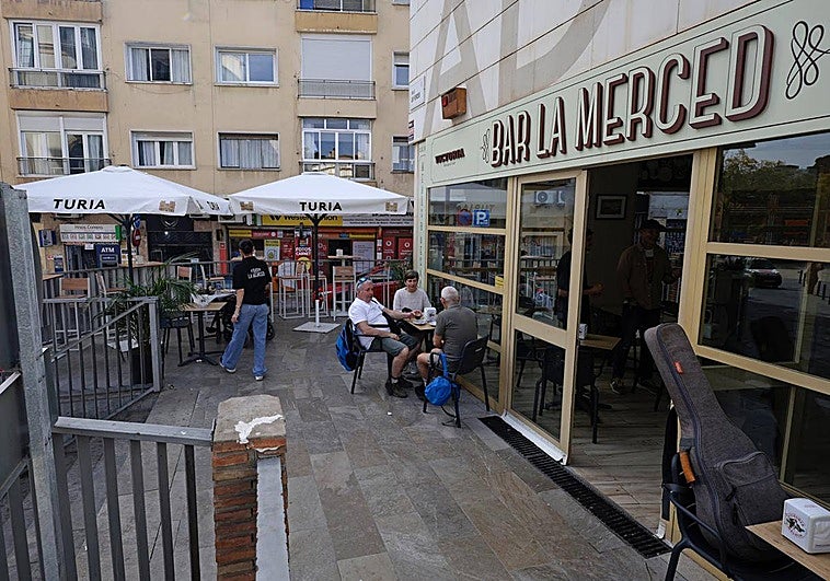 Del pitufo de zurrapa al magro con tomate: nace un nuevo bar Los Pueblos en el Centro de Málaga