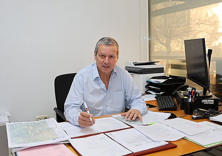 Marbella eliminará siete kilómetros y 50 torretas de cableado aéreo en los próximos meses