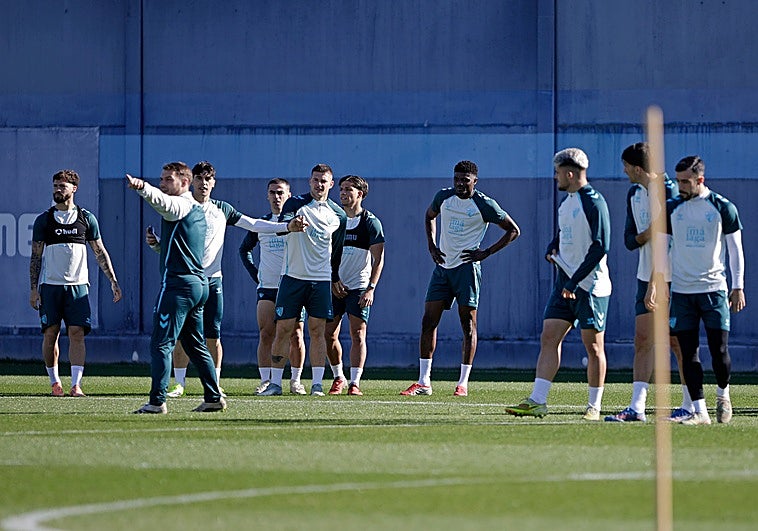 Larrubia y Galilea se entrenan de forma parcial