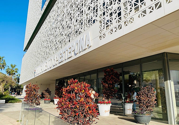 Estepona nombrará Hijos Predilectos de la ciudad a María Miralles Márquez, José Fernández Bazán y Francisco Medina Infantes