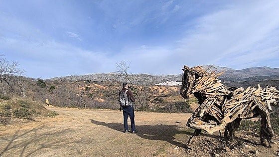 La Senda Perdida de Cartajima: Un paseo entre esculturas con vistas al Genal