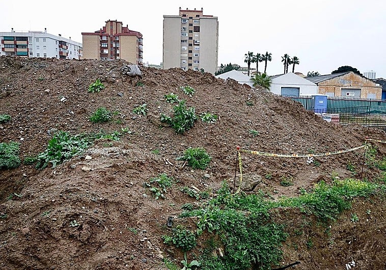 Vuelven a aparecer restos óseos en la obra de un centro social en el Parque de San Rafael