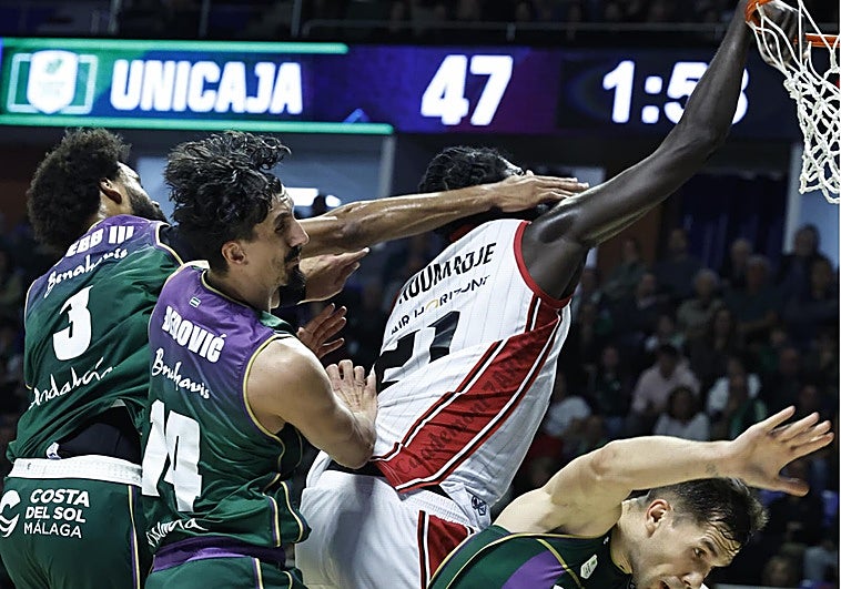 La intensidad del Unicaja atropella al Zaragoza