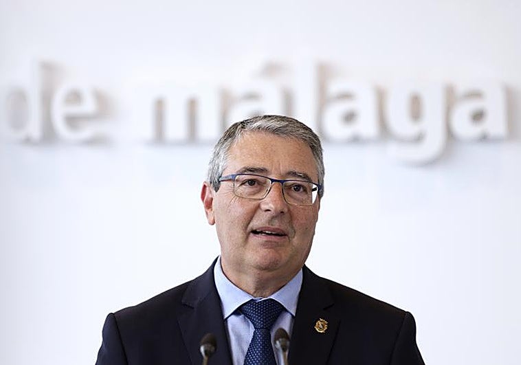 Francisco Salado: «Alguien tiene que dimitir, es un desprecio a Málaga»