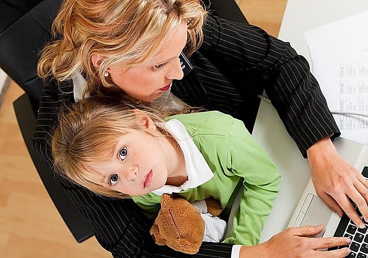 Servicio gratuito de cuidado de menores a domicilio en Málaga: cómo y cuándo solicitarlo