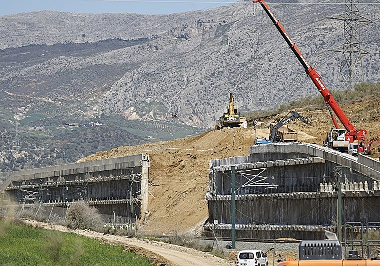 La Diputación de Málaga exige por unanimidad celeridad en el arreglo de la alta velocidad y compensaciones económicas