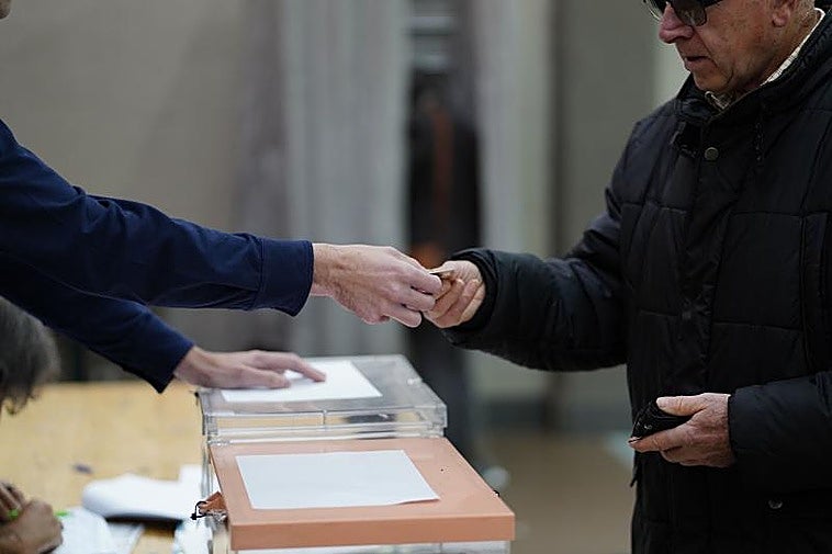 La Junta Electoral suspende el uso del DNI digital cara a a las elecciones en Andalucía