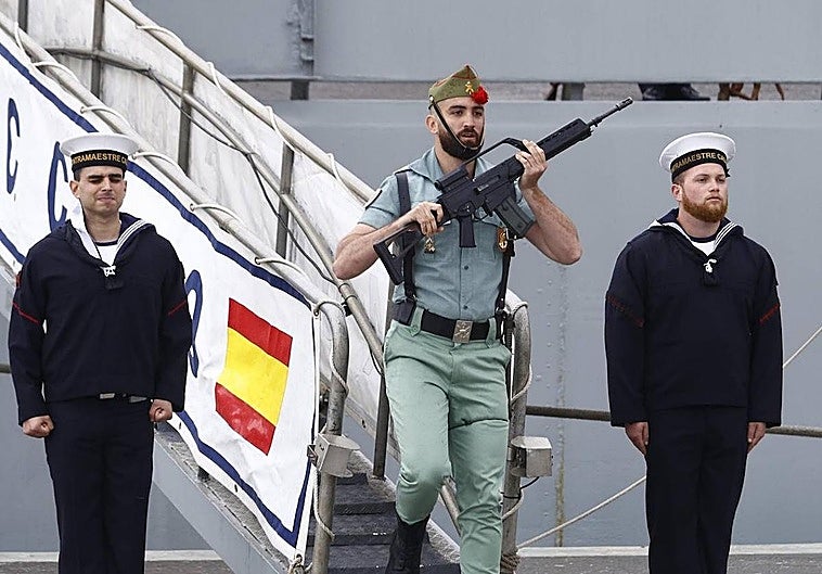 Desembarco de La Legión y traslado de Mena 2026: horario y recorrido de esta Semana Santa en Málaga