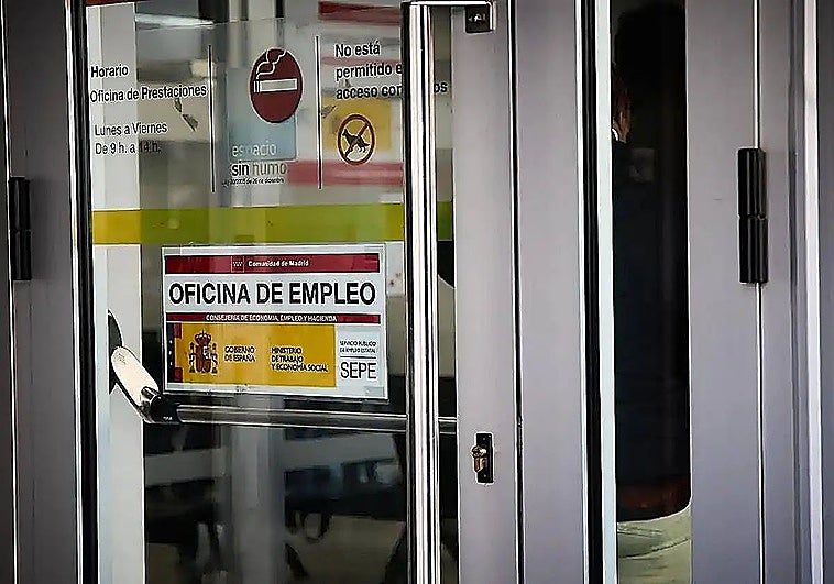 El desempleo cae en marzo en Marbella un 12,78% y se sitúa por debajo de las 7.000 personas