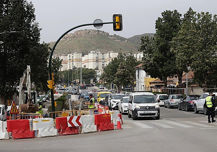 Esta es la obra que está causando atascos en el acceso al túnel de Monte Dorado