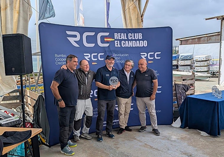 El Real Club Mediterráneo triunfa en las dos principales categorías en la Copa Bahía de Málaga