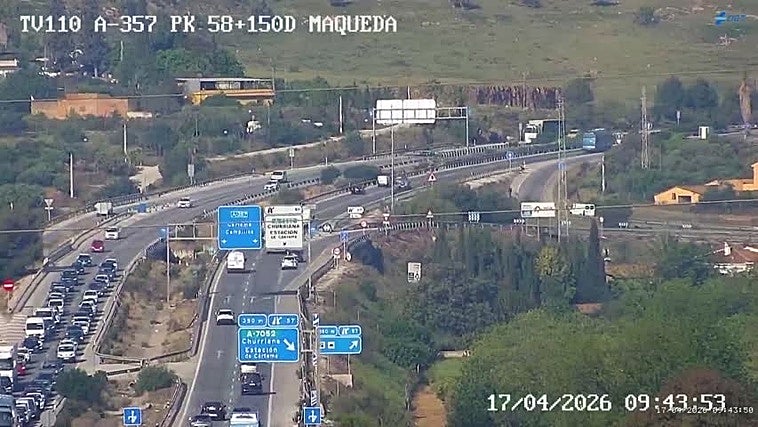 Un accidente provoca retenciones de varios kilómetros en la entrada a Málaga por Campanillas
