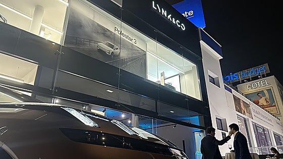 Lynk Co se sube al carro de la venta tradicional con su primer concesionario en Málaga