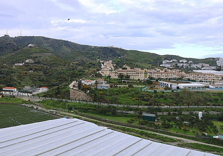 Torrox defiende la seguridad de su subestación eléctrica tras un informe con mediciones «600 veces por debajo» del límite