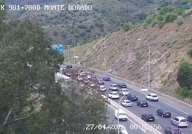 Una caída de moto complica la A-7 de Málaga por Ciudad Jardín en plena hora punta