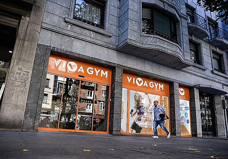 VivaGym se come a su gran rival, Synergym, y crea un gigante del 'fitness' con más de 450 centros