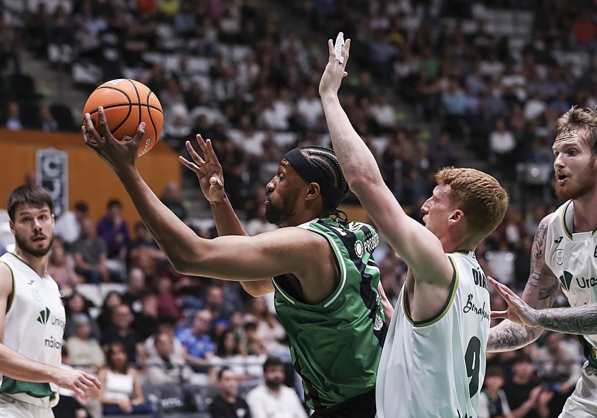 Joventut de Badalona castiga al Unicaja con un 71% de acierto en triples y una ventaja de 20 puntos al descanso — image 2