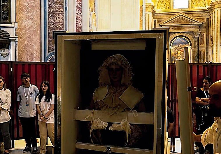 Así llegó la Virgen de la Esperanza de Málaga al Vaticano