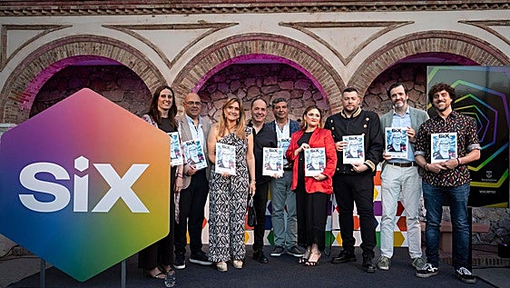 El caso de Dolores Vázquez, protagonista de la nueva edición física de la revista nacional LGTBI SIX