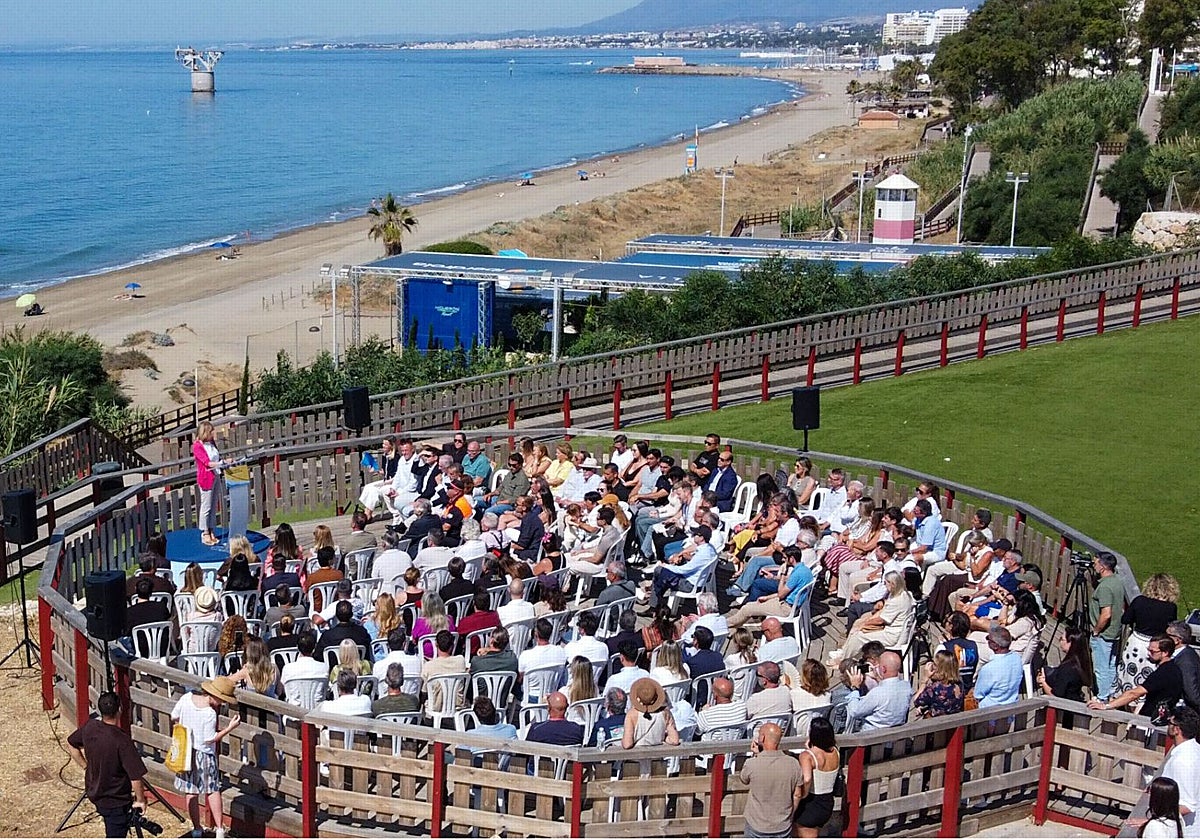 Marbella da un paso histórico con la regularización de las concesiones de hamacas