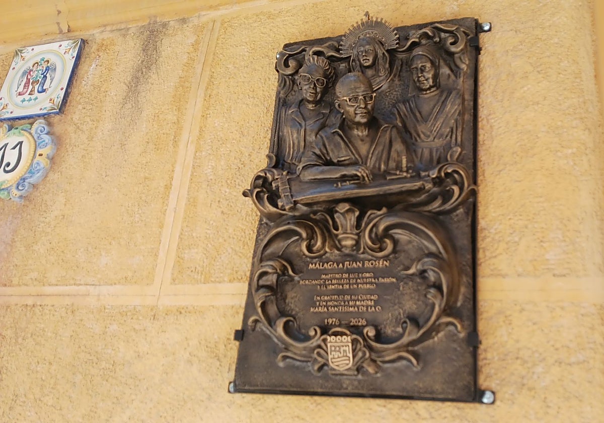 Homenajean al bordador Juan Rosén por sus 50 años de trayectoria en Málaga